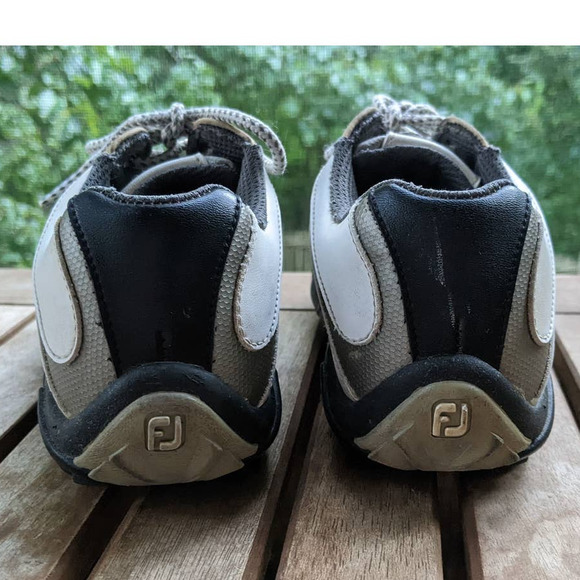 Footjoy Junior - White/Black/Silver Golf Shoes (FJ#45017) Size 2 *Needs spikes - Picture 8 of 12